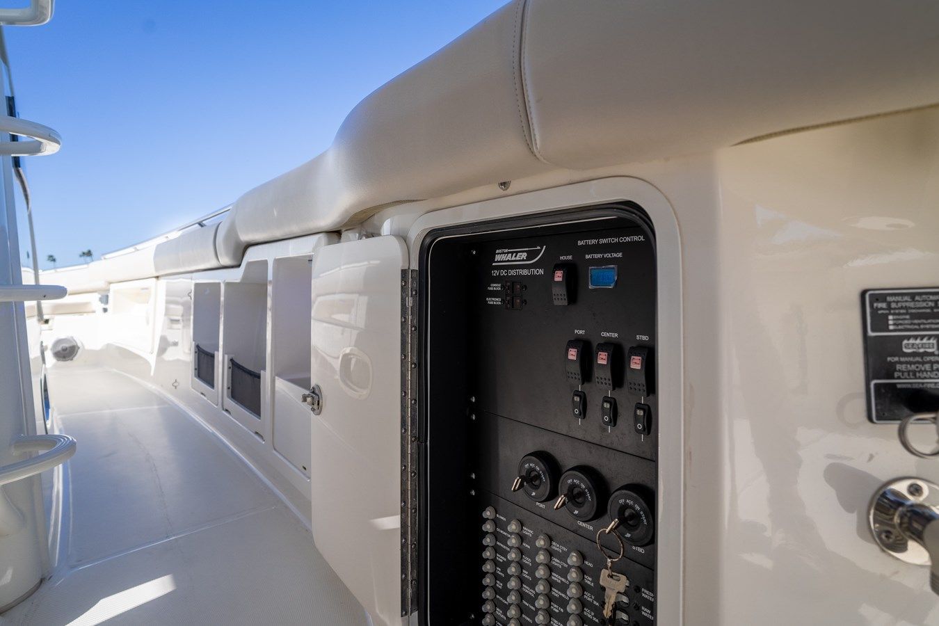 Купить яхту Robin Ann - Boston Whaler в Shestakov Yacht Sales