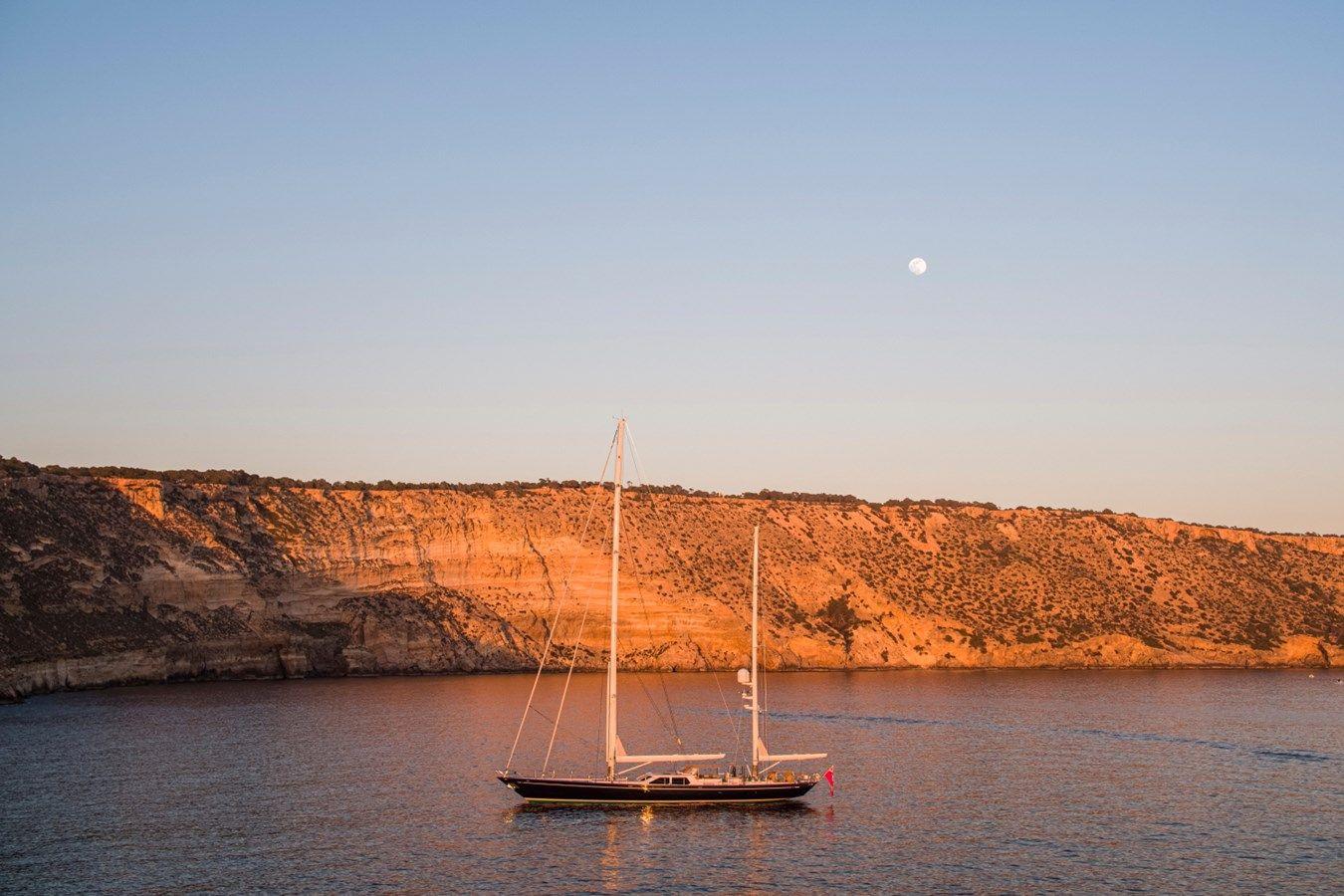 Buy a yacht LEGEND - ALLOY