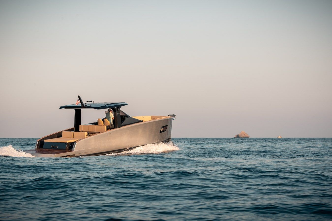 the best price on OASIS T40 Inboard