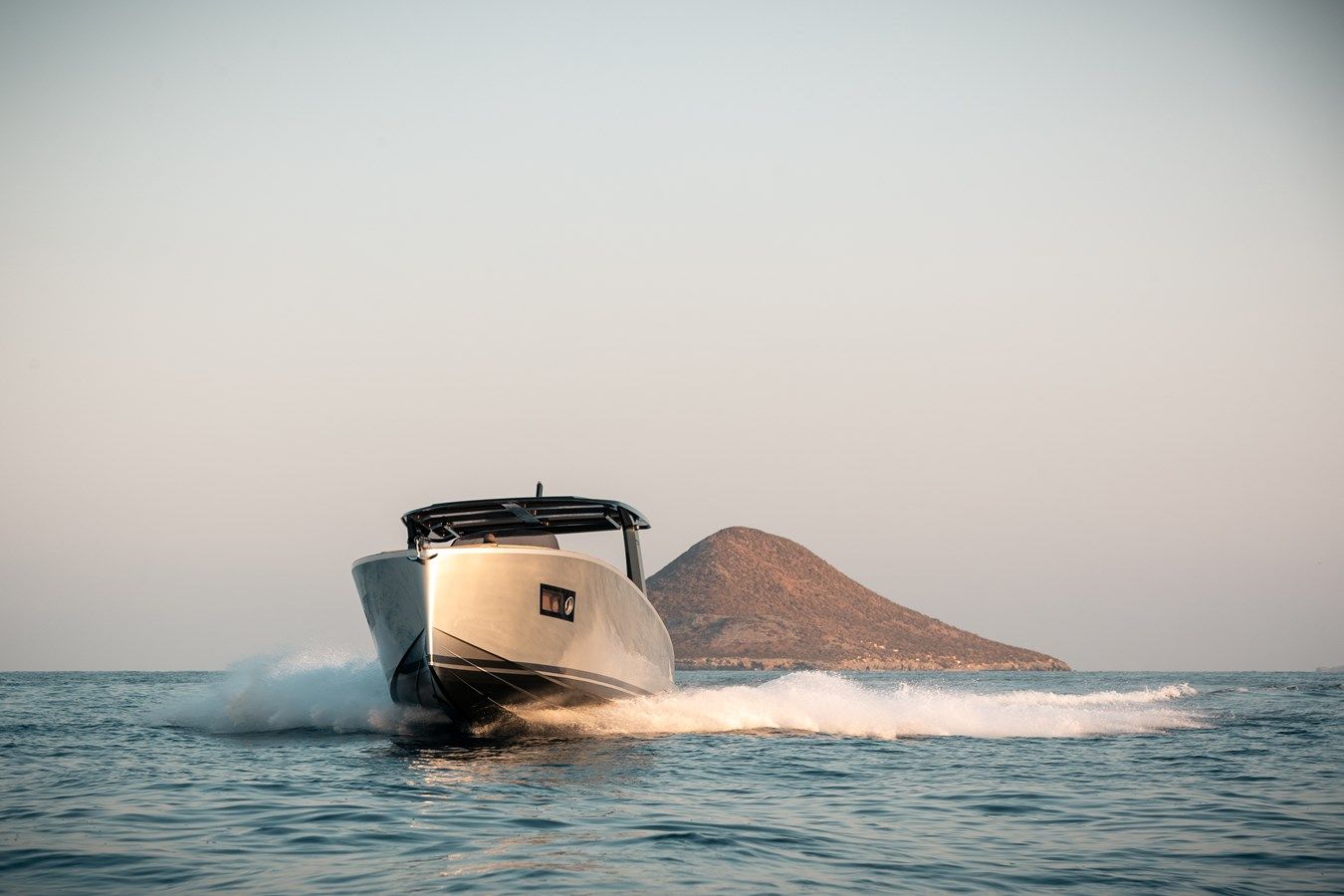 best yacht sales deals OASIS T40 Inboard