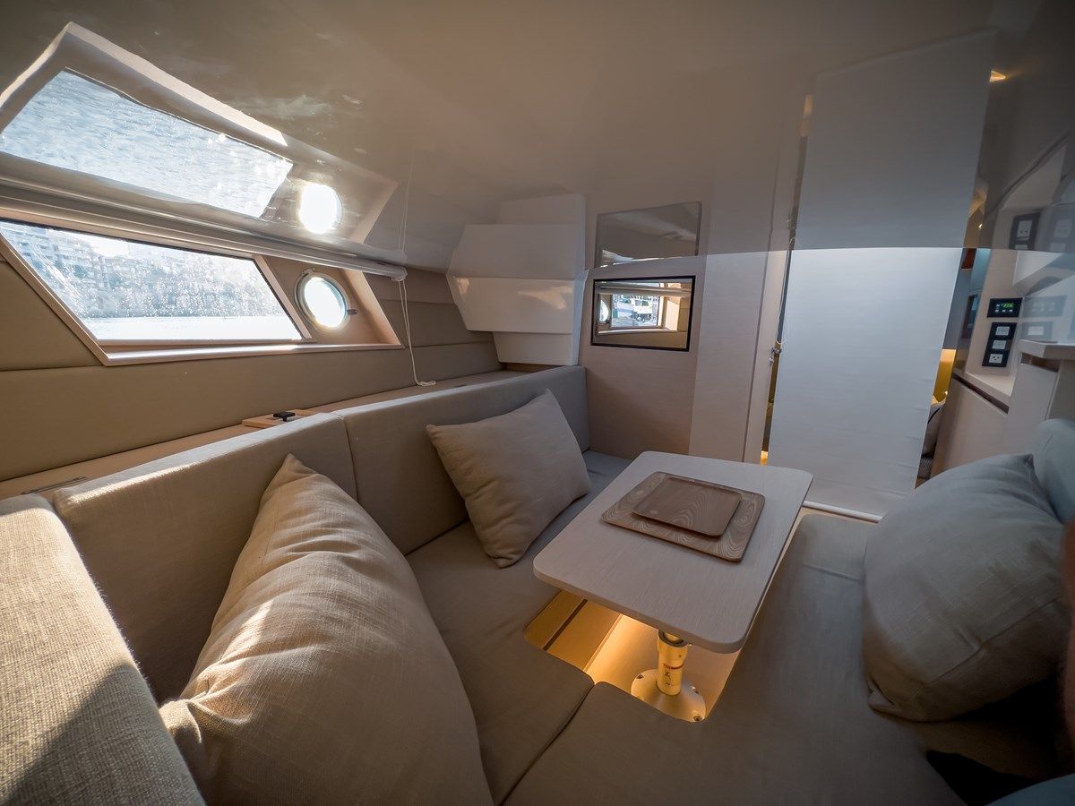 OASIS - TESORO YACHTS