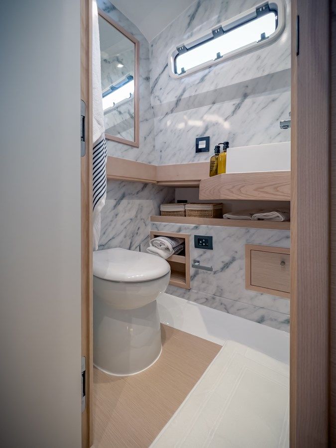 best yacht sales deals OASIS T40 Inboard