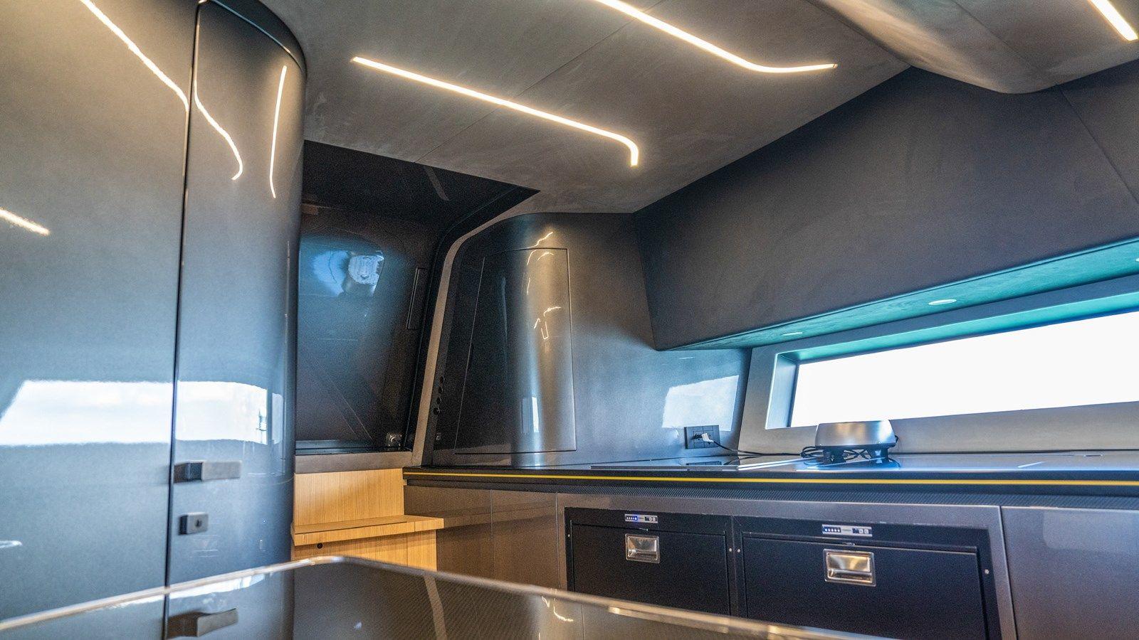 Лучшая цена на MAORI 54XL - MAORI