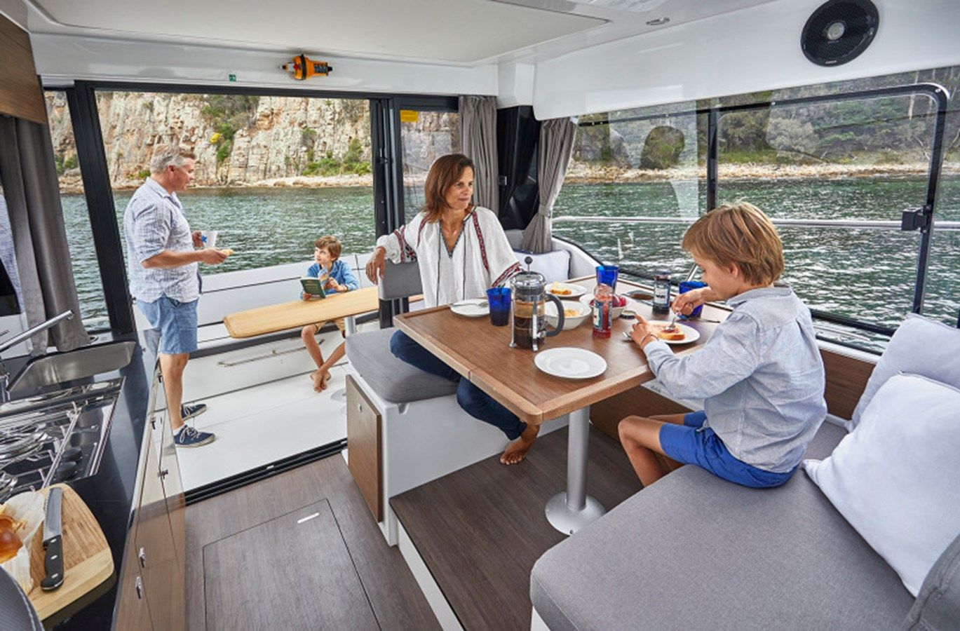 Buy a 1095 FLY - Jeanneau at Shestakov Yacht Sales