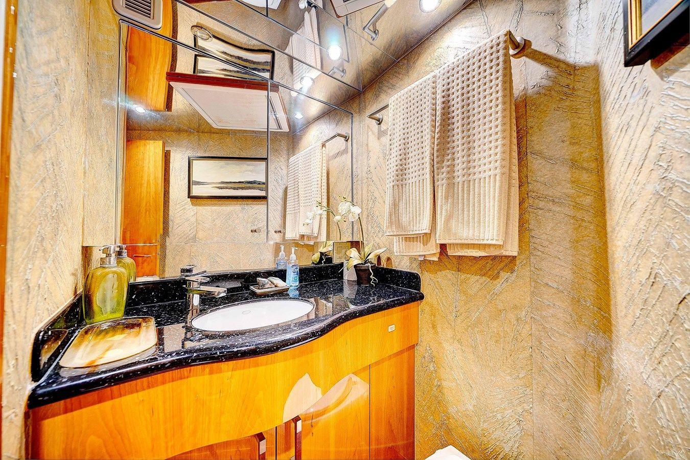 Buy a yacht Me And The Boys - Hatteras