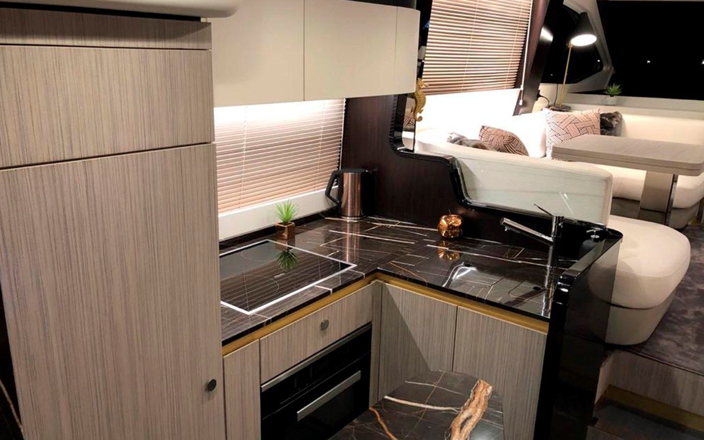 Buy a yacht Azimut 55 - Azimut Yachts