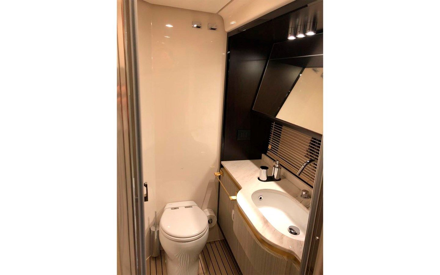 the best price on Azimut 55