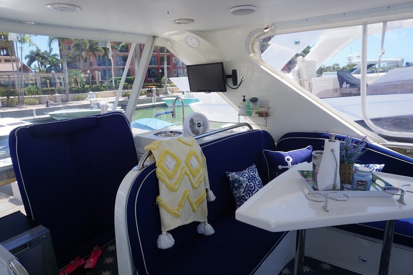 the best price on 52 Pilothouse 52
