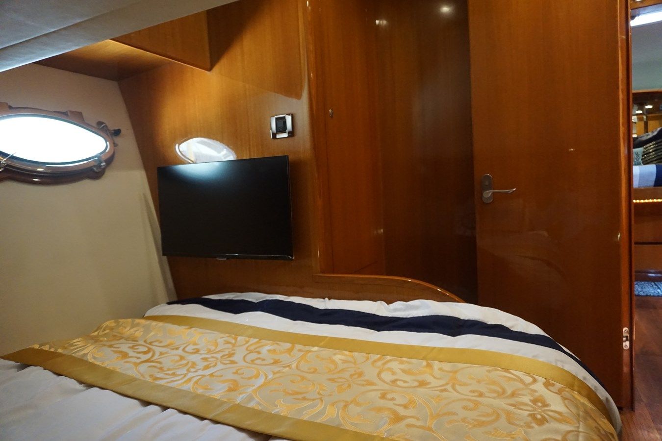 52 Pilothouse 52 price