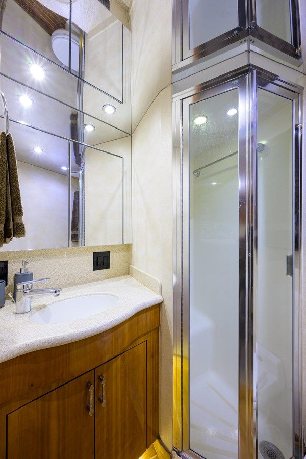 best yacht sales deals Enclosed Bridge - Hatteras