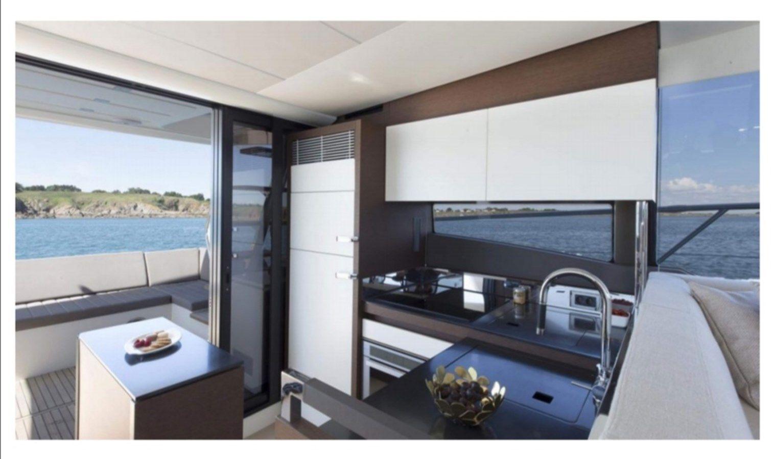 Лучшая цена на PRESTIGE 520 FLY 2018