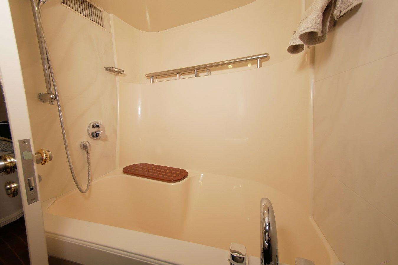 the best price on ELTON