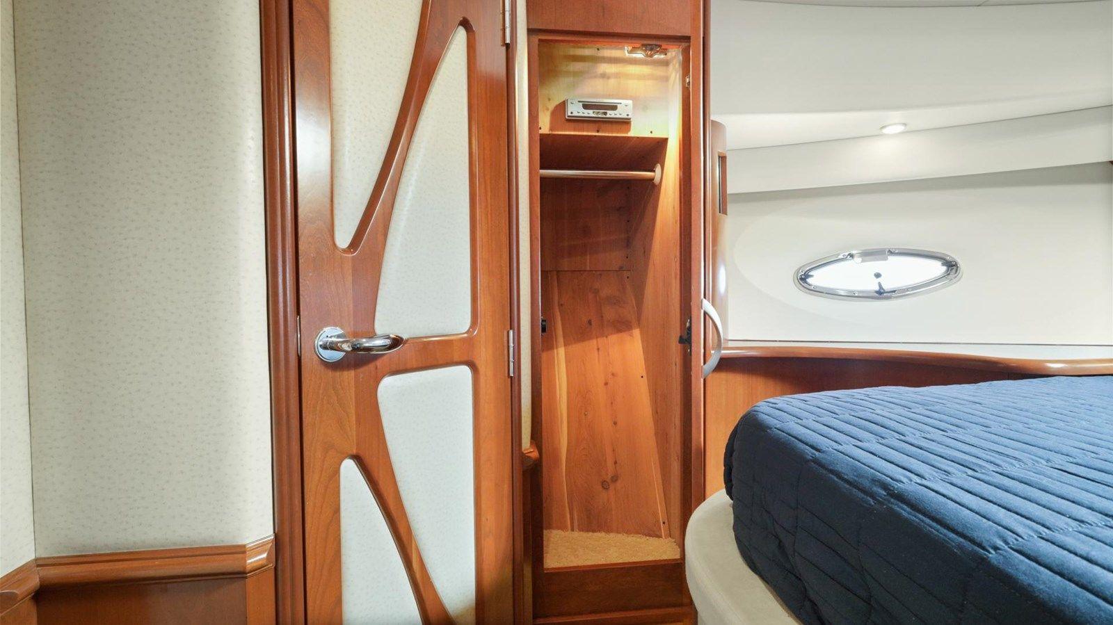 Buy a yacht Regret Knot