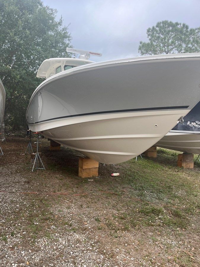 Buy a Hey Jude 380 Outrage at Shestakov Yacht Sales