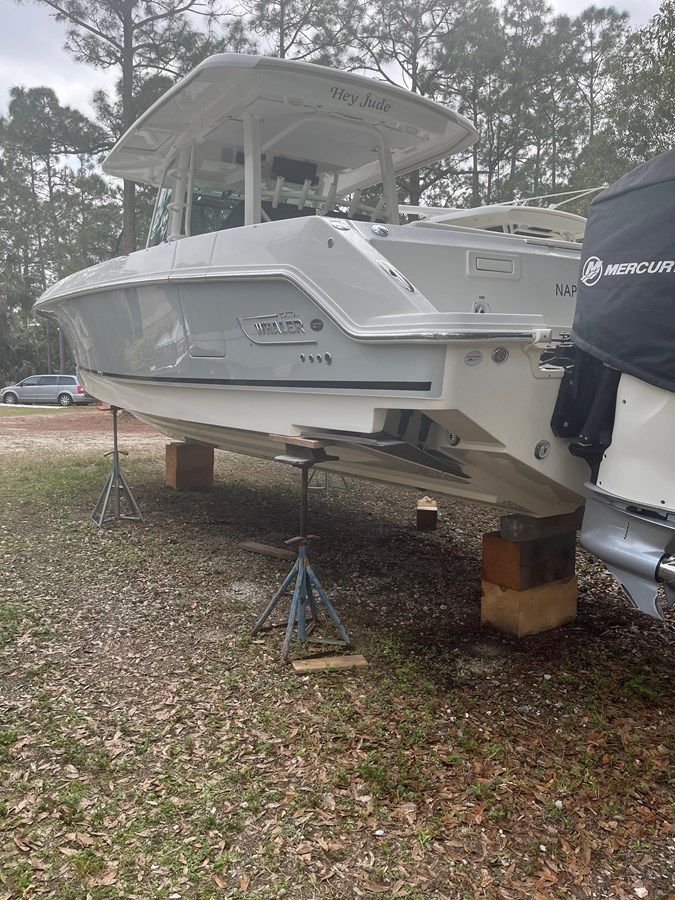 the best price on Hey Jude - Boston Whaler