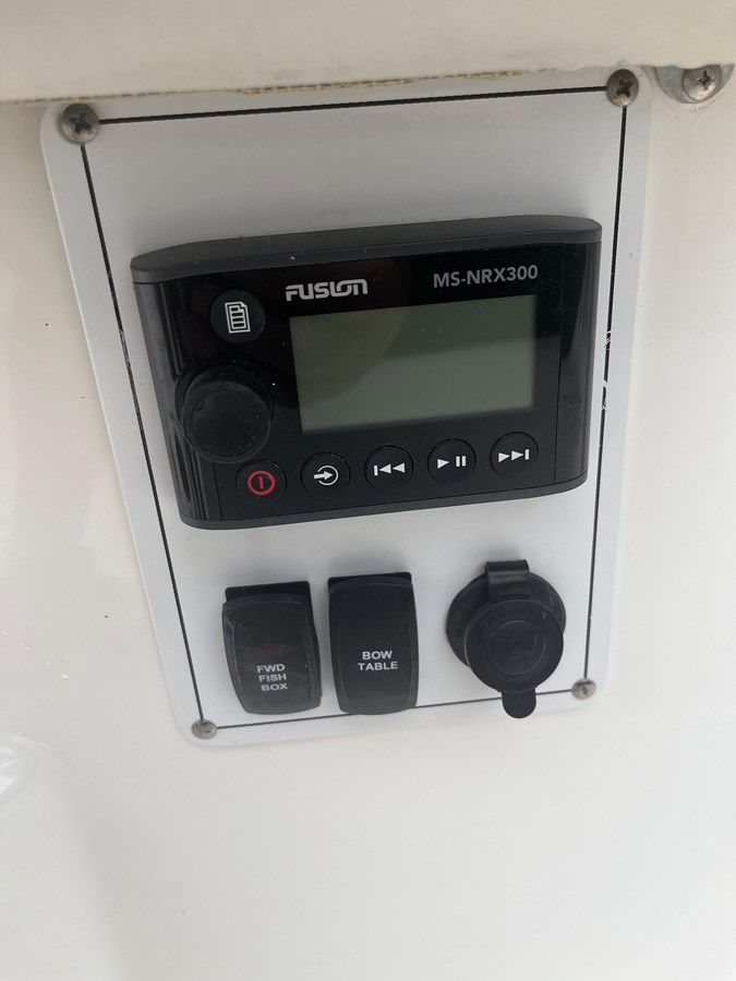 best yacht sales deals Hey Jude - Boston Whaler