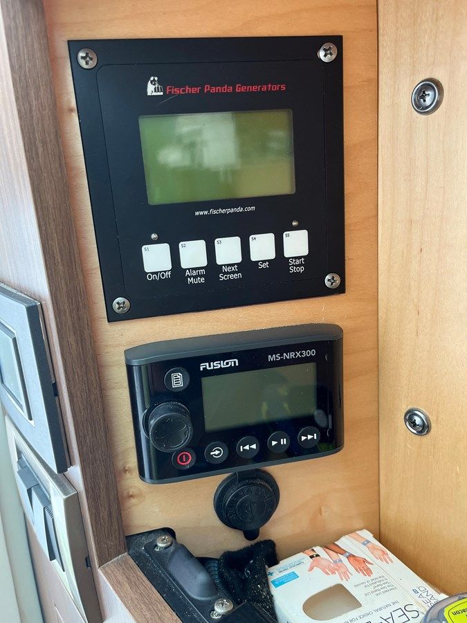 Hey Jude 380 Outrage yacht sale