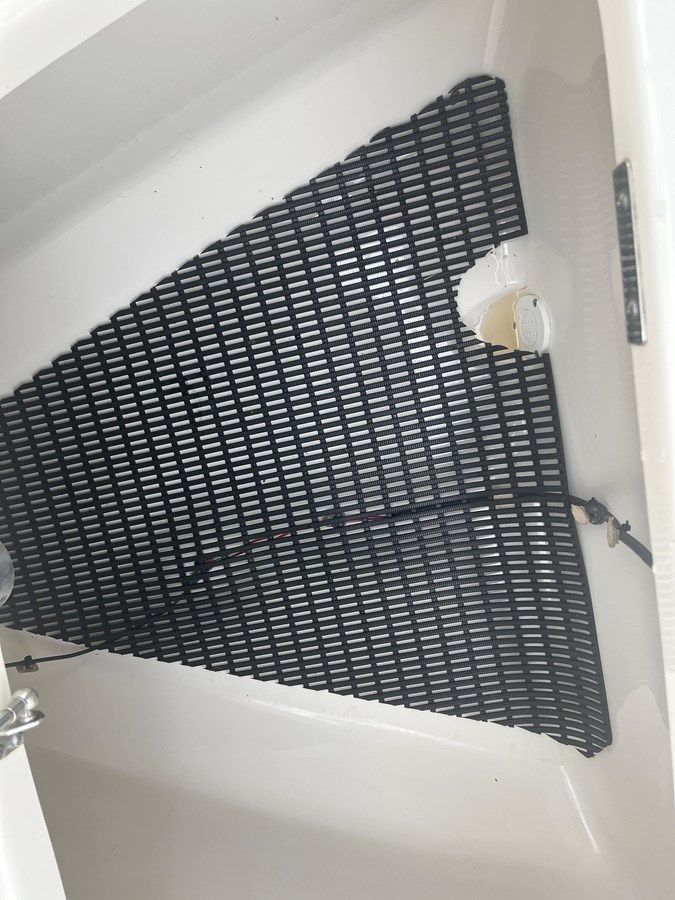 Buy a yacht Hey Jude 2018