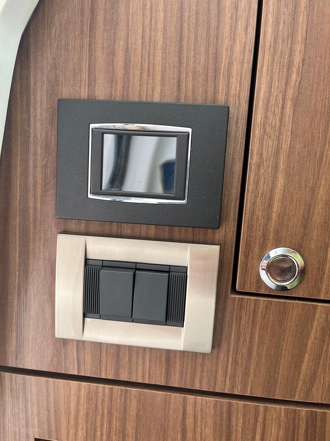 the best price on Hey Jude - Boston Whaler