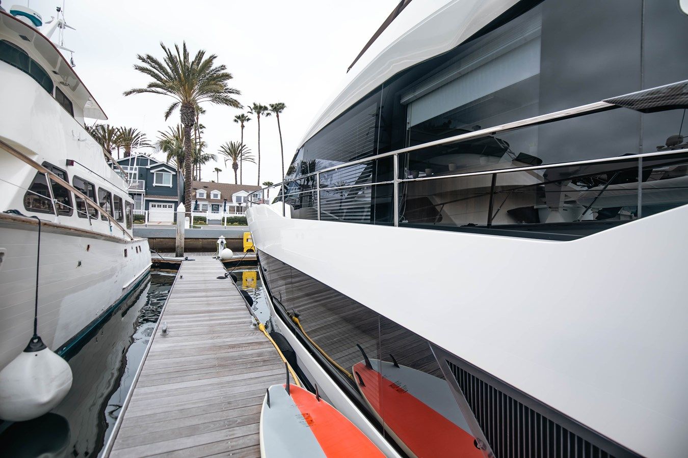 Christa Lee - Astondoa