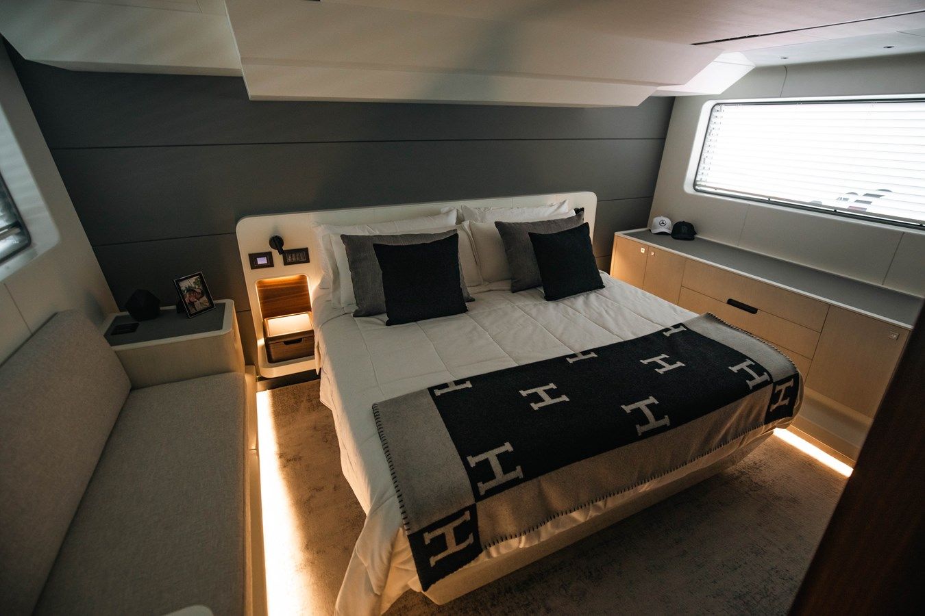 Buy a yacht Christa Lee 2022