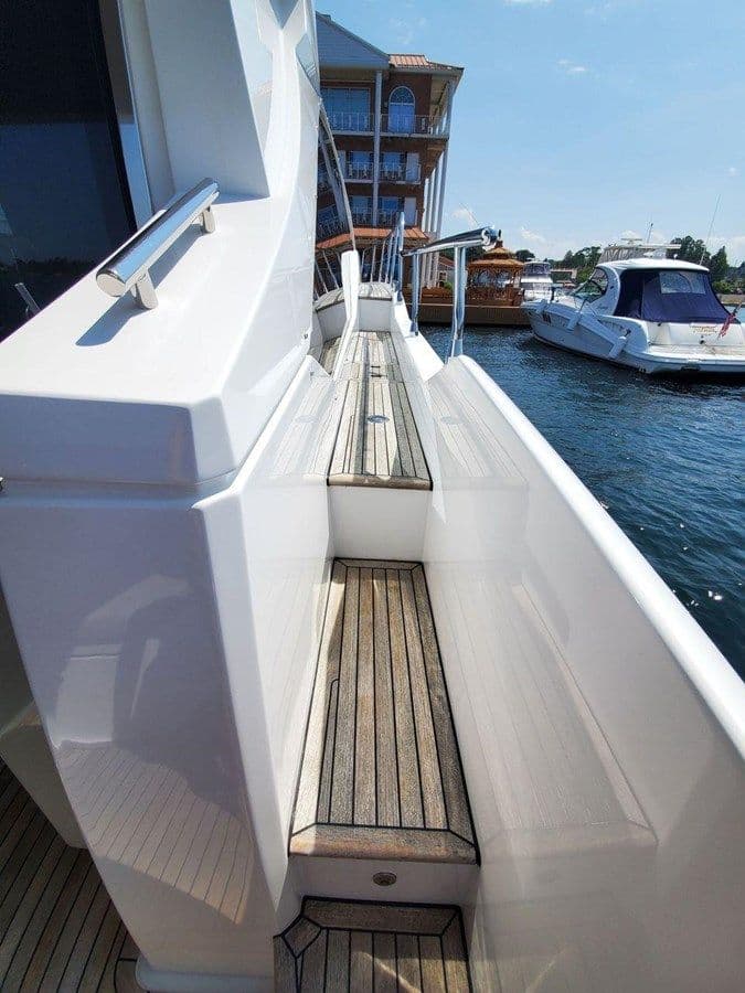 the best price on MAI NAVIGARE - Azimut Yachts