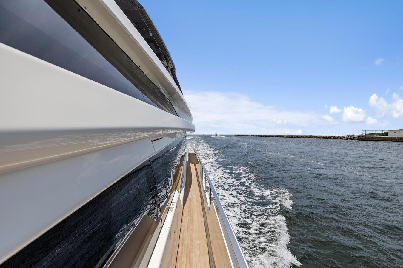 Buy a XFAF8532J021 85 at Shestakov Yacht Sales