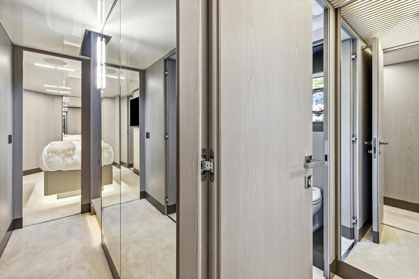 Buy a XFAF8532J021 - Ferretti Yachts at Shestakov Yacht Sales