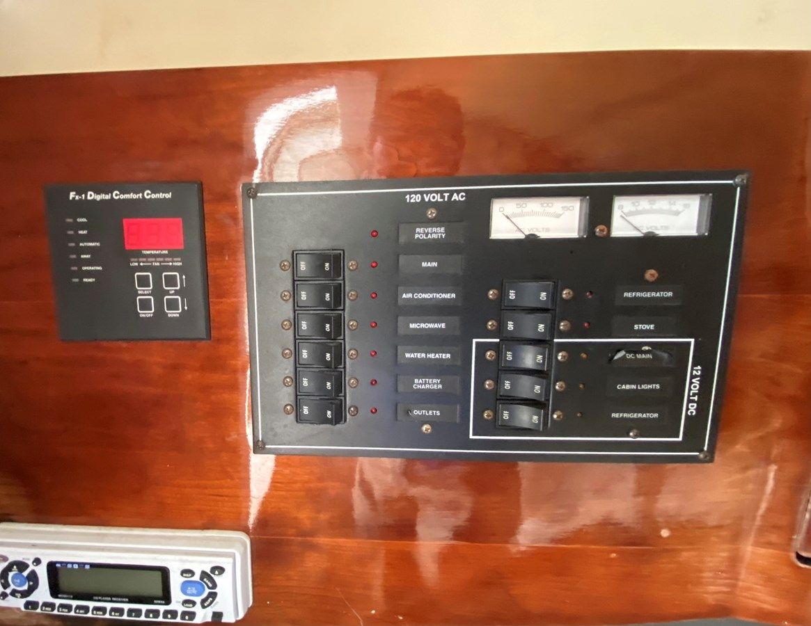 Buy a yacht - - EDGEWATER