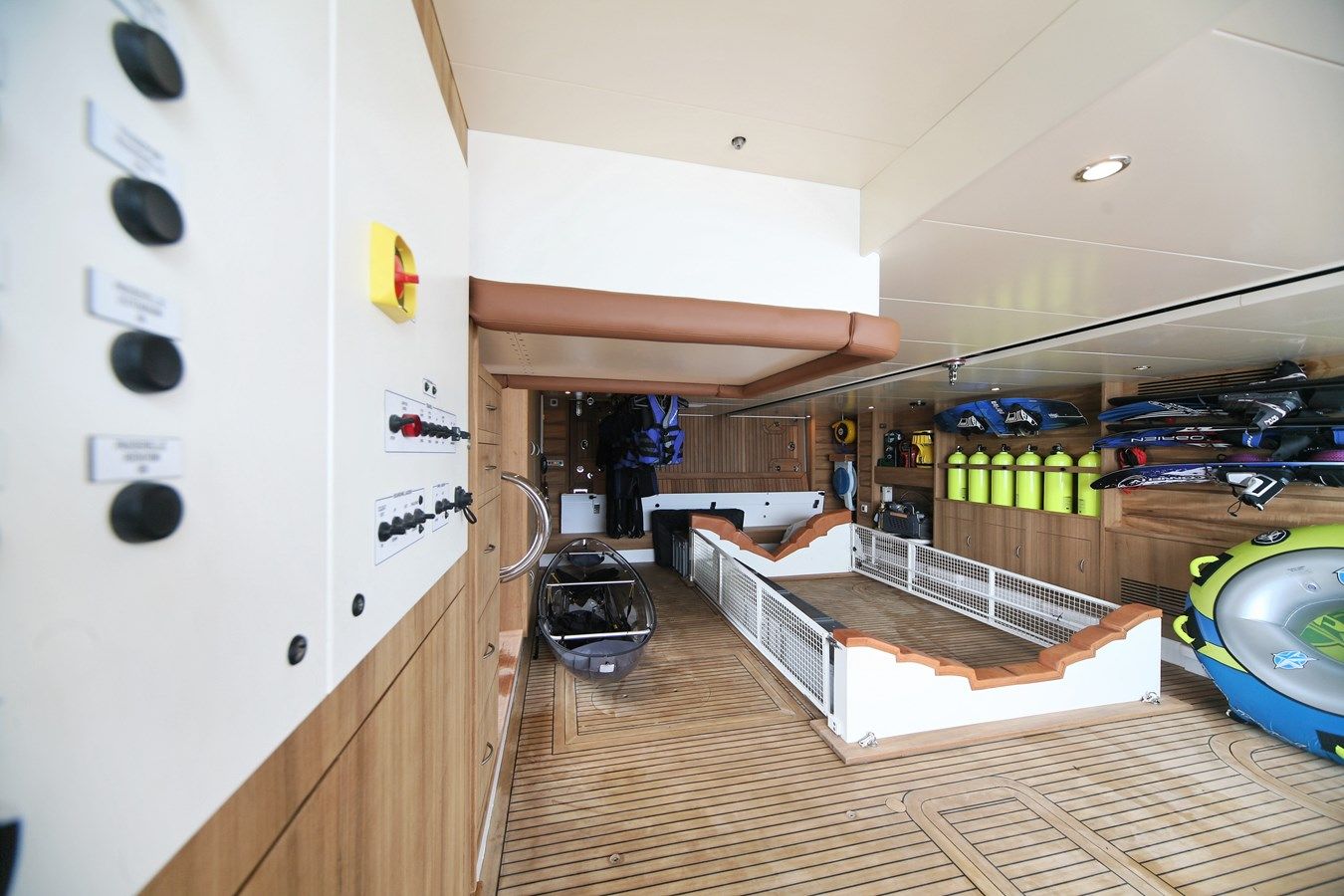 Лучшая цена на AQUAMARINA - ISA YACHTS