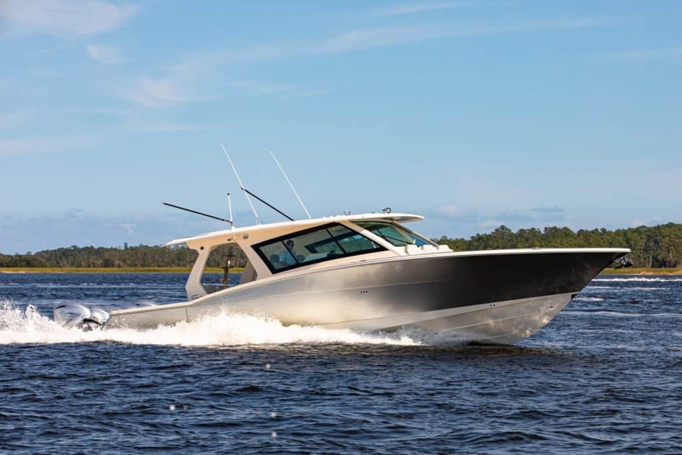 Лучшая цена на 2024 Scout 530 LXF - SCOUT BOATS