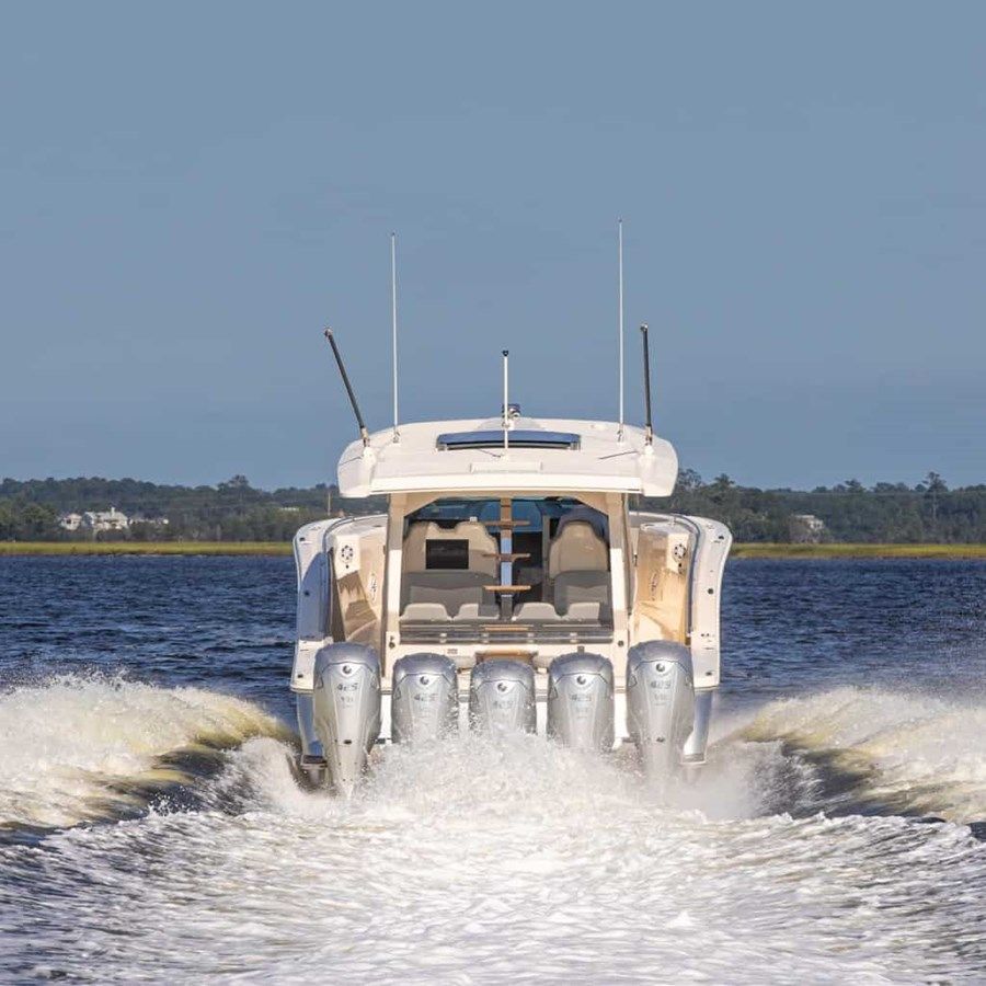 Стоимость яхты 2024 Scout 530 LXF