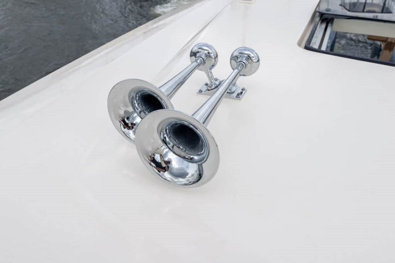 Стоимость яхты 2024 Scout 530 LXF 53