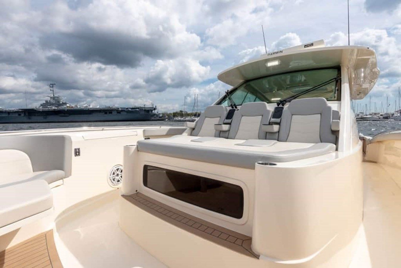 Продажа яхты 2024 Scout 530 LXF