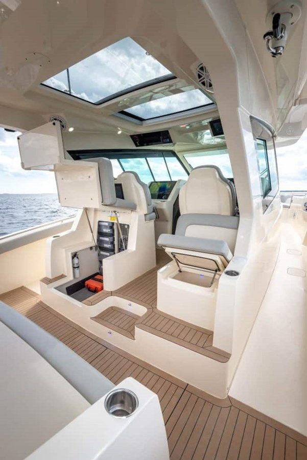 Купить яхту 2024 Scout 530 LXF - SCOUT BOATS в Shestakov Yacht Sales