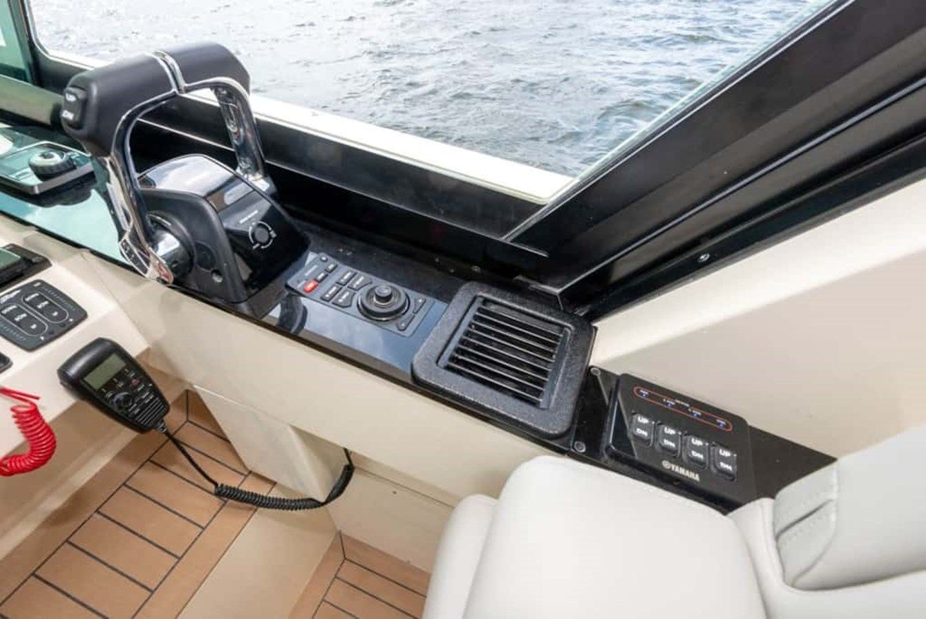 Лучшие предложения покупки яхты 2024 Scout 530 LXF 530 LXF