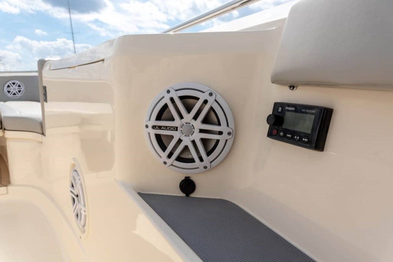 Купить 2024 Scout 530 LXF - SCOUT BOATS