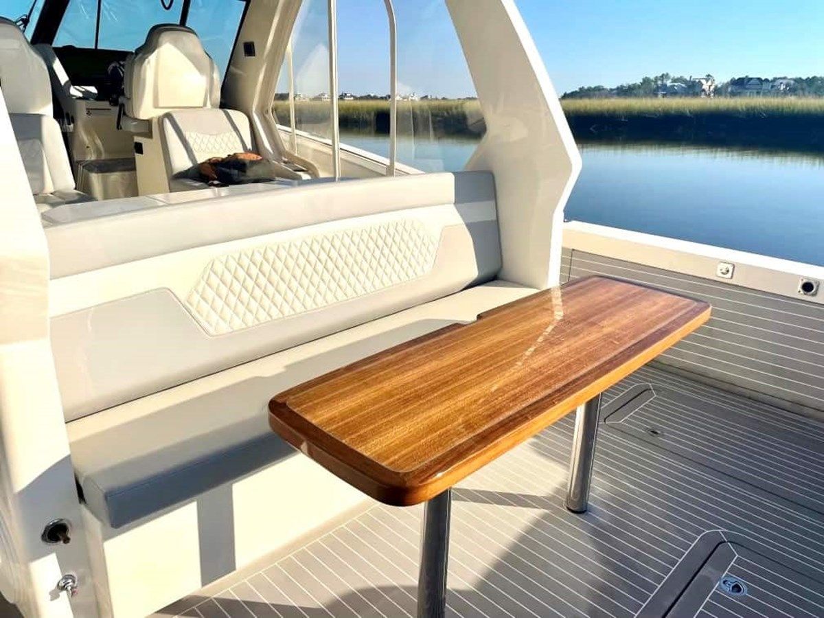 Стоимость яхты 2024 Scout 530 LXF 530 LXF