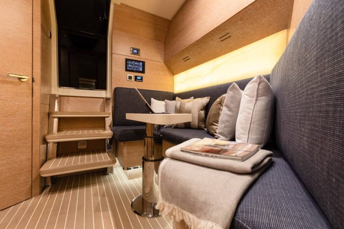 Стоимость яхты 2024 Scout 530 LXF 53