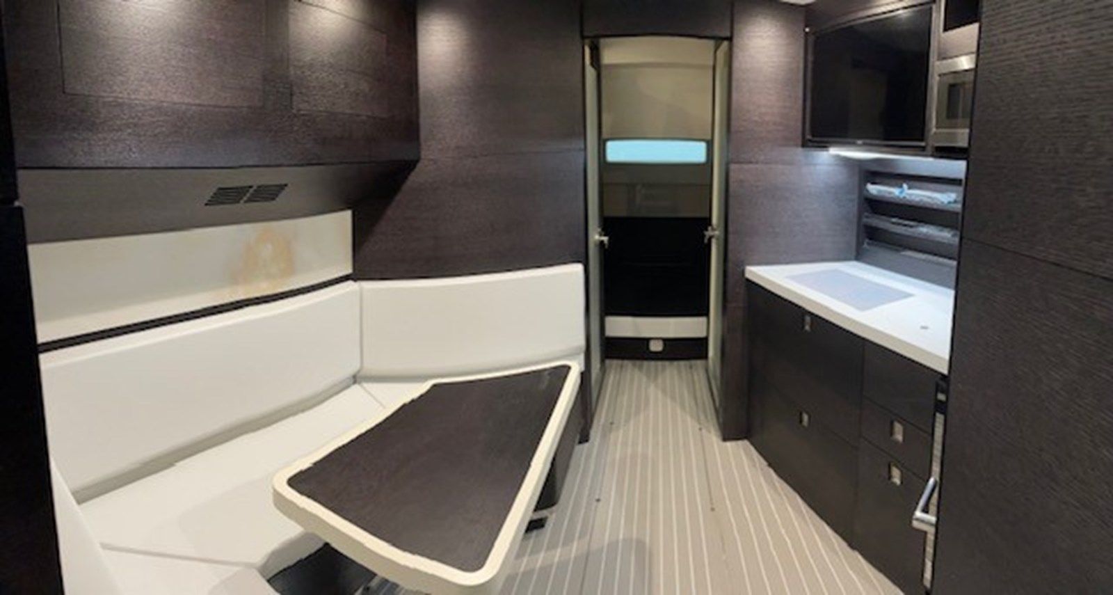 Лучшие предложения покупки яхты 2024 Scout 530 LXF 2024