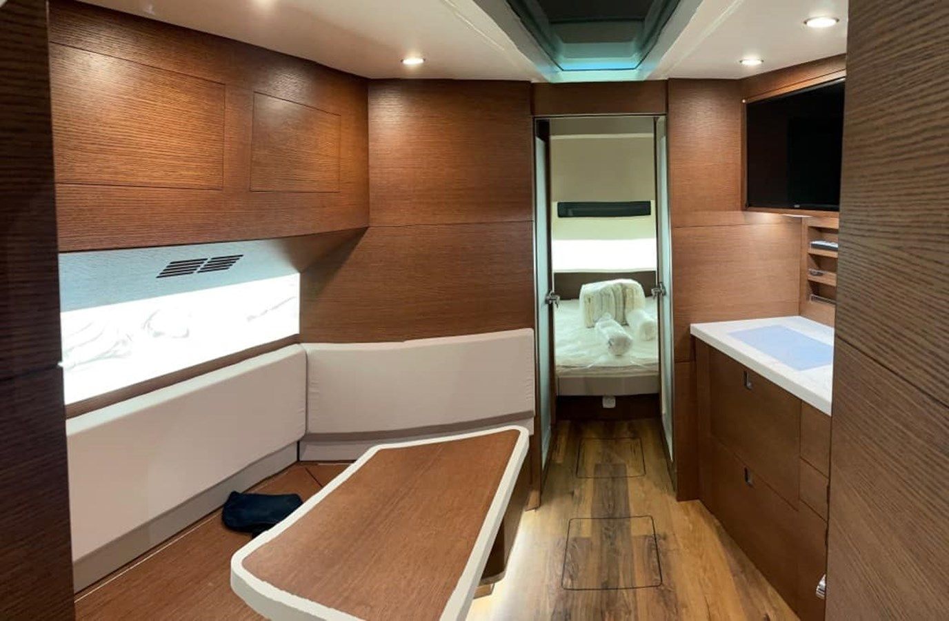 Продажа яхты 2024 Scout 530 LXF