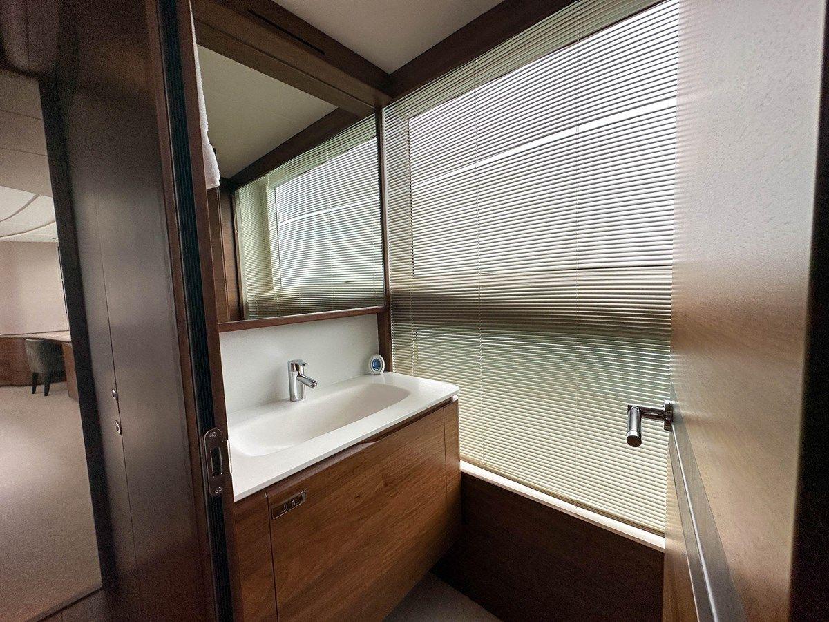 Buy a HANG LOOSE 2021 at Shestakov Yacht Sales