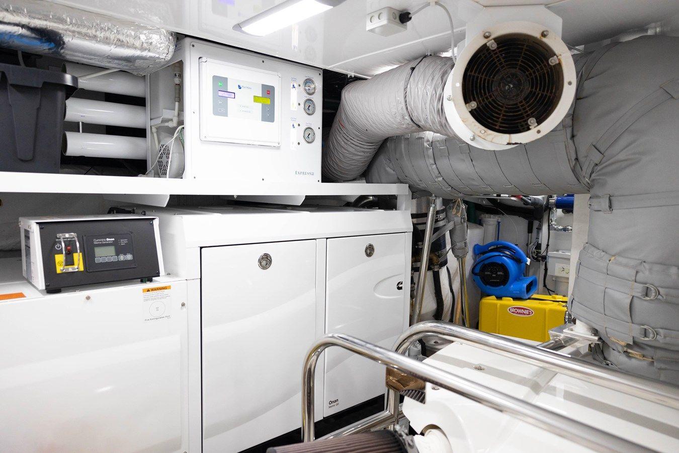 Buy a HANG LOOSE 95 at Shestakov Yacht Sales