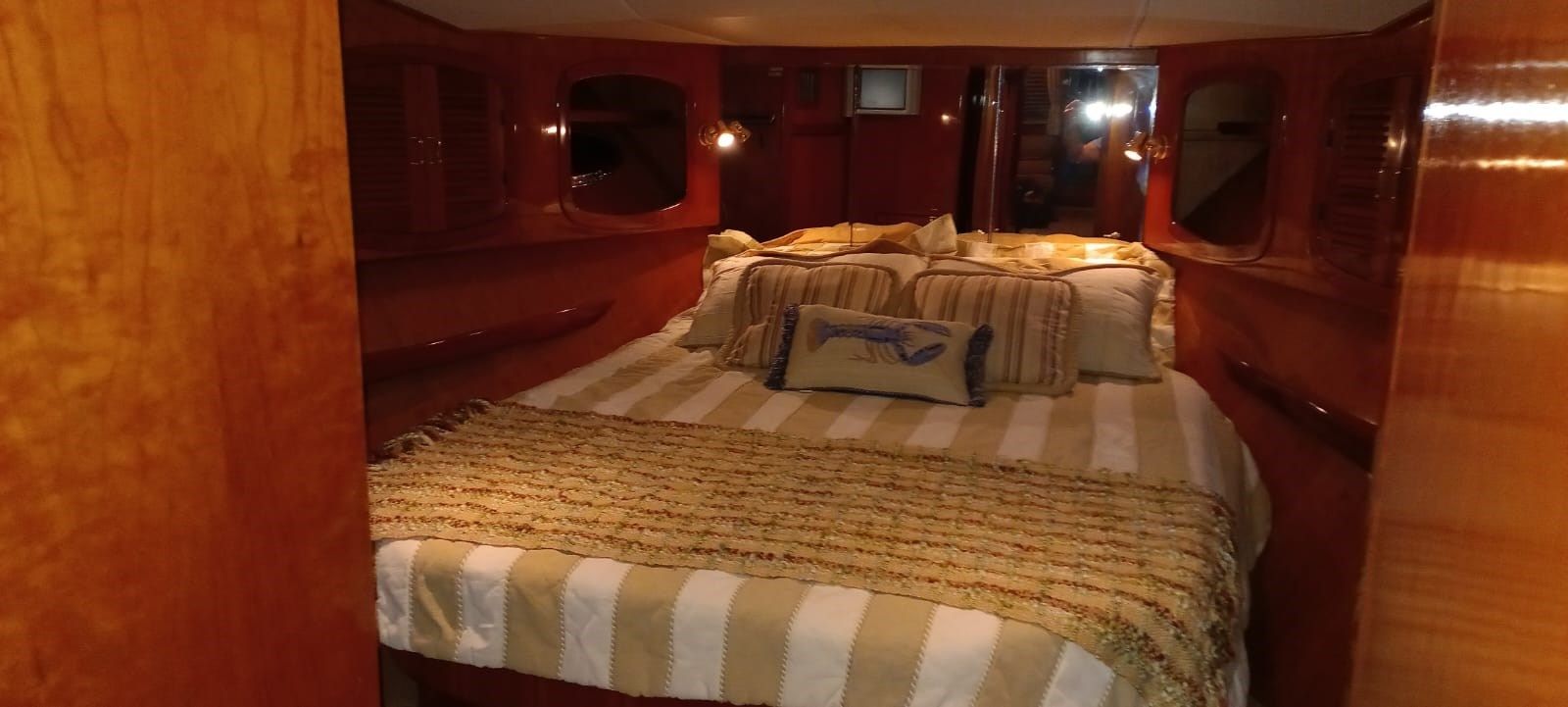 Buy a yacht - 43 Sportfisher