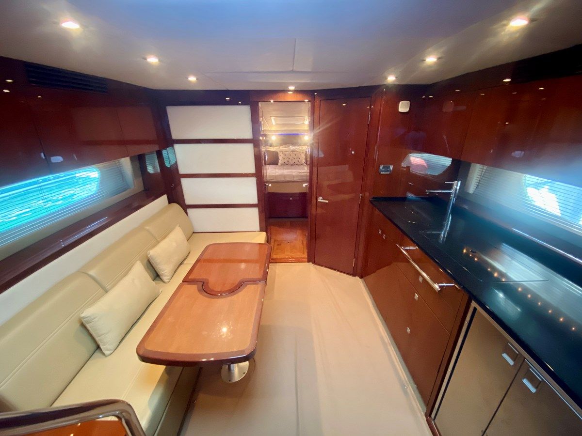 Buy a Hyde-A-Way 450 Sundancer at Shestakov Yacht Sales