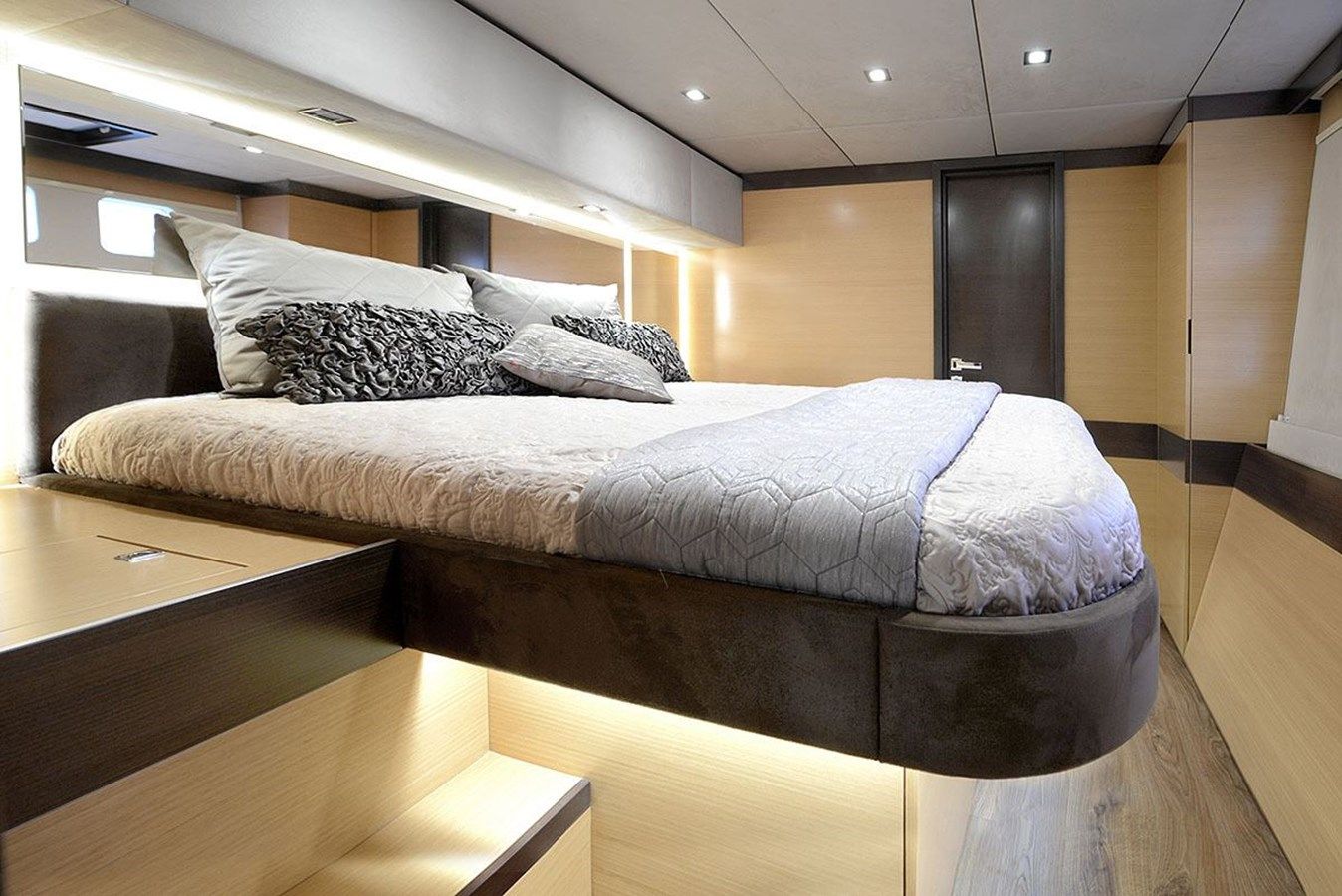 Buy a Happy - SUNREEF at Shestakov Yacht Sales