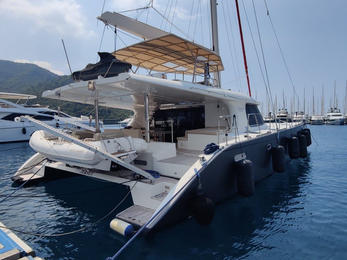 Buy a yacht Happy Sunreef 60 Loft