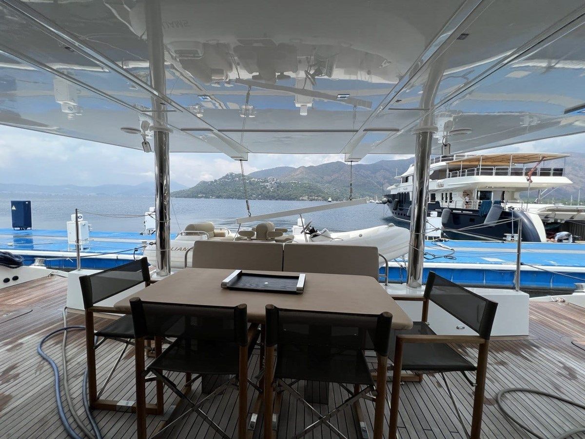 Buy a yacht Happy - SUNREEF