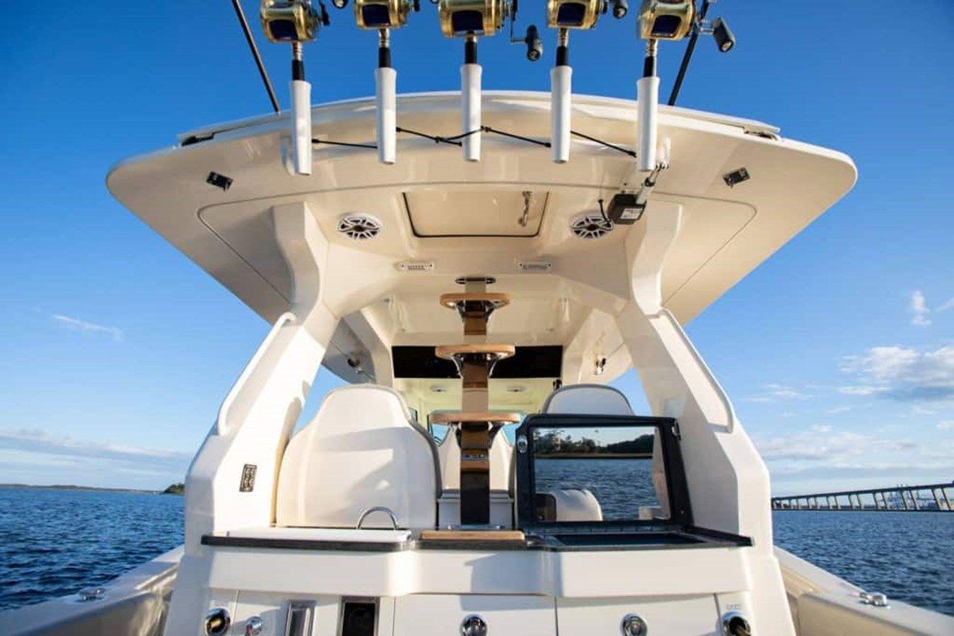 Buy a yacht 2024 Scout 425 LXF