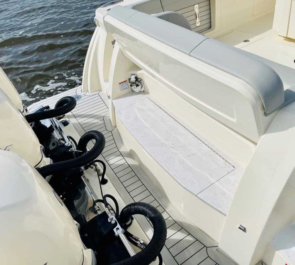 Buy a 2024 Scout 425 LXF 2024 at Shestakov Yacht Sales